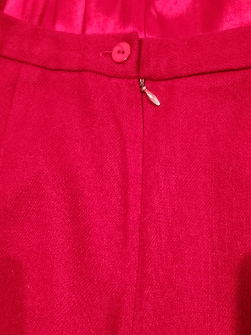 Oleg Cassini Suit - Picture 11 of 13